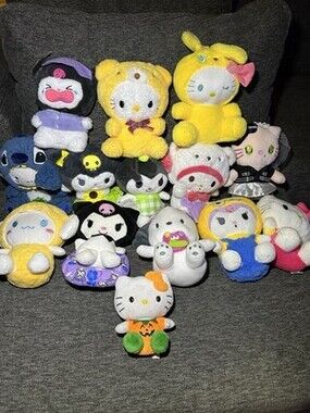 Set Of 14 Sanrio Plush Lot Hello Kitty Kuromi Cinnamoroll Stuffed Assorted Sizes